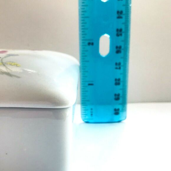 Vintage Ceramic Lilly Flower Trinket Box Lilacs Pink Yellow Purple Jewelry Ring - Picture 11 of 11